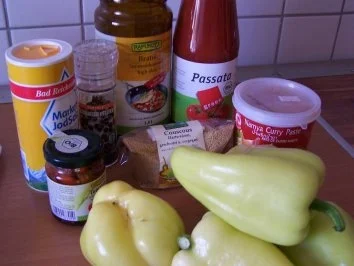 Vegetarisch: Gefüllte Paprikaschoten mit Tomatensauce - Rezept - Bild Nr. 2