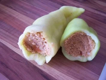 Vegetarisch: Gefüllte Paprikaschoten mit Tomatensauce - Rezept - Bild Nr. 5