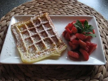 Rezept: Feine Waffeln mit frischen Erdbeeren Bild Nr. 2 Feine Waffeln mit frischen Erdbeeren - Rezept - Bild Nr. 2