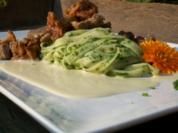 Kalbsfiletspitzen mit Pfifferlingen zu Petersilientagliatelle an Maille-Senf-Sahne - Rezept