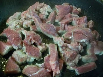 Rezept: Kalbsfiletspitzen mit Pfifferlingen zu Petersilientagliatelle an Maille-Senf-Sahne Bild Nr. 3 Kalbsfiletspitzen mit Pfifferlingen zu Petersilientagliatelle an Maille-Senf-Sahne - Rezept - Bild Nr. 3