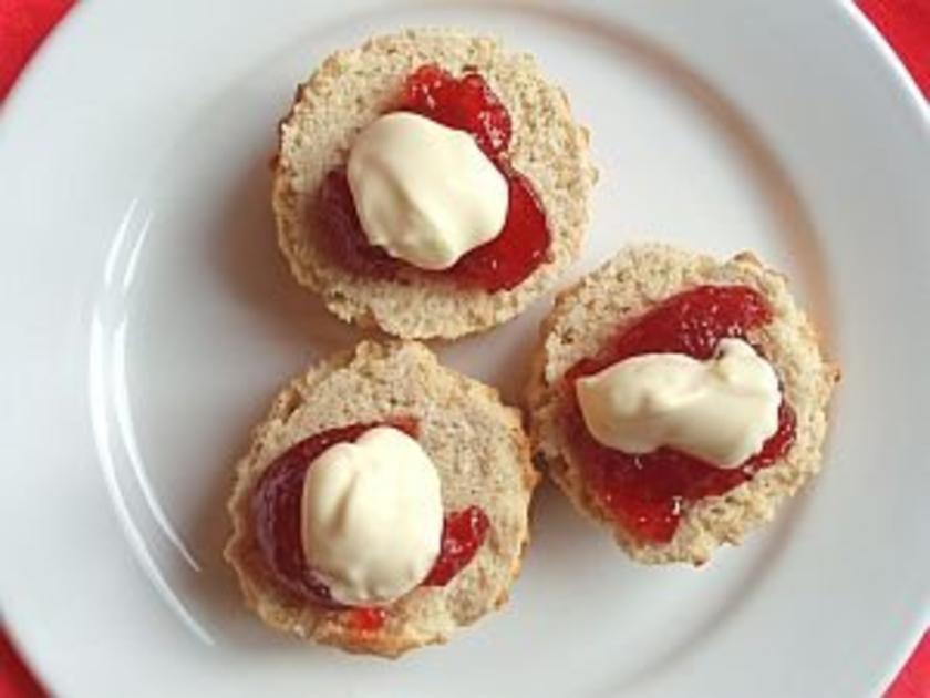 Feines englisches Teegebäck Scones - einfach - 318 kcal/100g