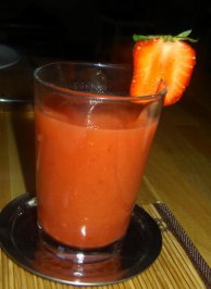 Kaltes Tomaten-Erdbeersüppchen - Rezept