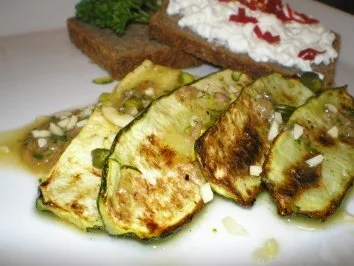 Rezept: Zucchini- Minze Salat Zucchini- Minze Salat - Rezept