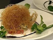 Kaisergranat in Teigfäden an Schwarzwurzel und Feldsalat - Rezept