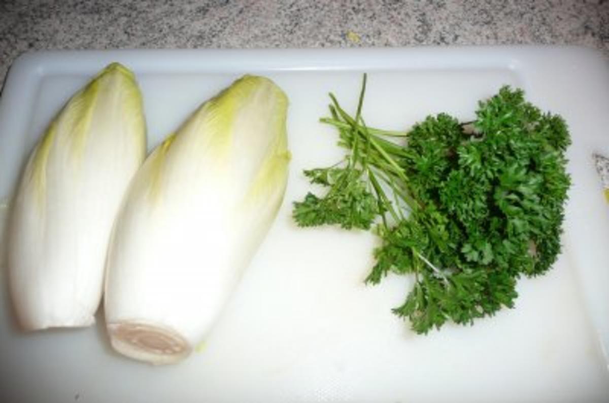 Salate: Chicorèesalat mit Ananas-Quarkmayonnaise - Rezept - Bild Nr. 2