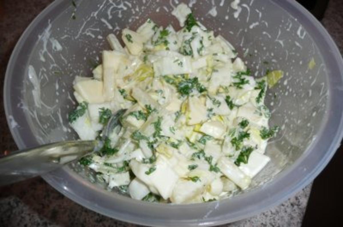 Salate: Chicorèesalat mit Ananas-Quarkmayonnaise - Rezept - Bild Nr. 4