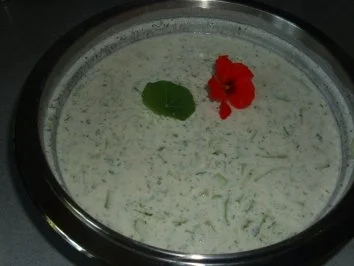 Suppen: Kalte Gurkensuppe - Rezept