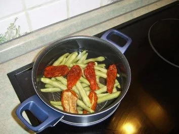 Kräuter-Olivenhackbällchen - Gemüsepfanne - Rezept - Bild Nr. 2