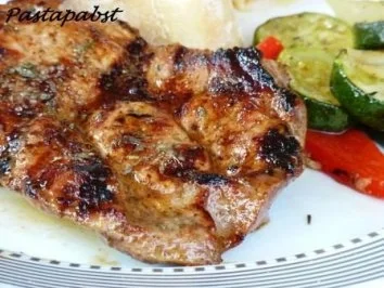 Marinerte Nackensteaks vom Grill - Rezept