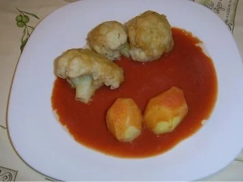 Rezept: Bierteigblumenkohl an Tomatensauce Bierteigblumenkohl an Tomatensauce - Rezept