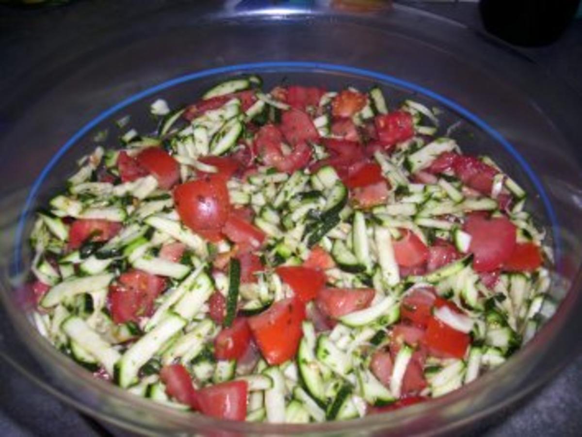 Zucchini-Tomaten-Salat - Rezept
