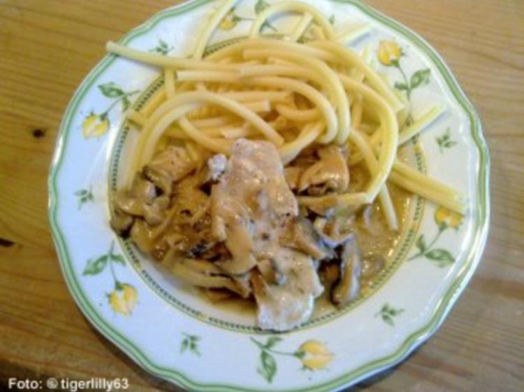 Schweinelendchen mit Champignon-Rahmsauce - Rezept - kochbar.de