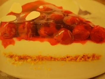 Amaretti-Kirsch-Torte - Rezept