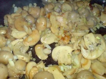 Rezept: Schweinefilet zu Champignon-Gulasch mit Zuckerschoten Bild Nr. 12 Schweinefilet zu Champignon-Gulasch mit Zuckerschoten - Rezept - Bild Nr. 12