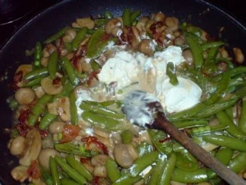 Rezept: Schweinefilet zu Champignon-Gulasch mit Zuckerschoten Bild Nr. 15 Schweinefilet zu Champignon-Gulasch mit Zuckerschoten - Rezept - Bild Nr. 15