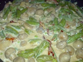 Rezept: Schweinefilet zu Champignon-Gulasch mit Zuckerschoten Bild Nr. 16 Schweinefilet zu Champignon-Gulasch mit Zuckerschoten - Rezept - Bild Nr. 16