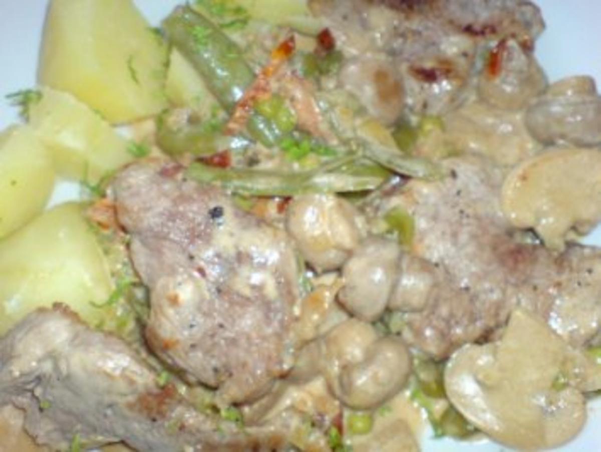 Schweinefilet zu Champignon-Gulasch mit Zuckerschoten - Rezept - Bild Nr. 20