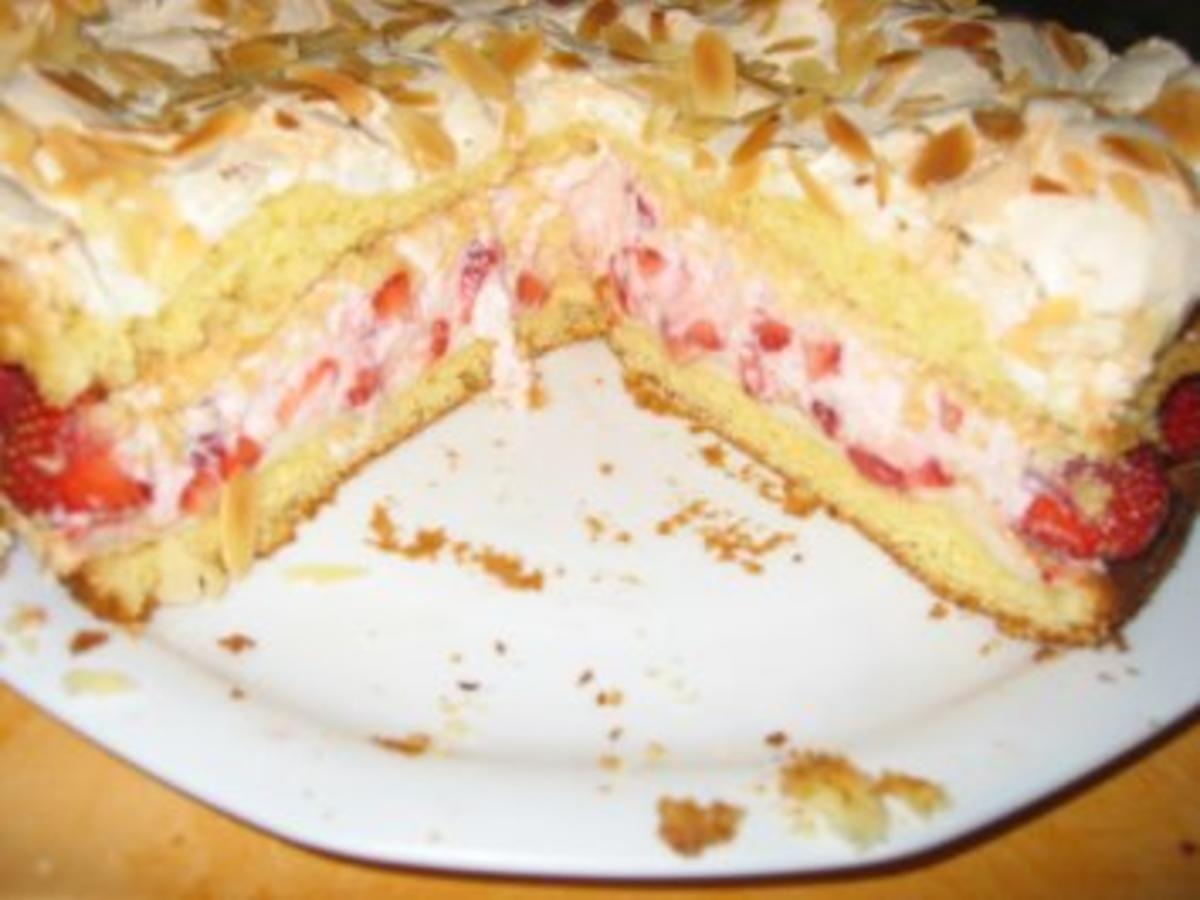 Baiser-Erdbeertorte - Rezept mit Bild - kochbar.de