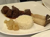 Reh-, Wildschwein- und Kalbsgulasch – Pleurant chat d’Avignon - Rezept