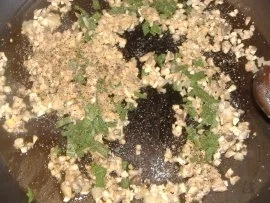 Rezept: Gefülltes Kalbsschnitzel mit Buttermilchremoulade und Blattsalat Bild Nr. 3 Gefülltes Kalbsschnitzel mit Buttermilchremoulade und Blattsalat - Rezept - Bild Nr. 3