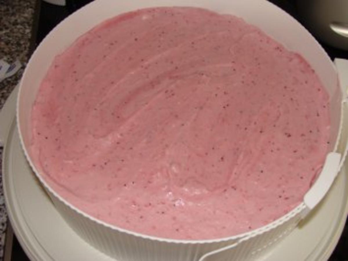 Erdbeer-Frischkäse-Torte - Rezept mit Bild - kochbar.de