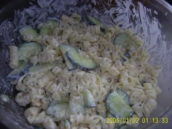 Erfrischender Nudelsalat - Rezept - Bild Nr. 2