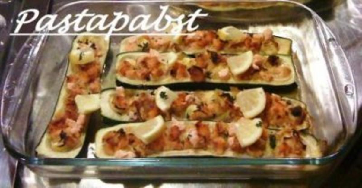 Bilder für Zucchini mit einer Lachs-Parmesan-Füllung - Rezept