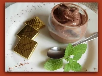 Rezept: Cremiges Schokoladeneis Cremiges Schokoladeneis - Rezept