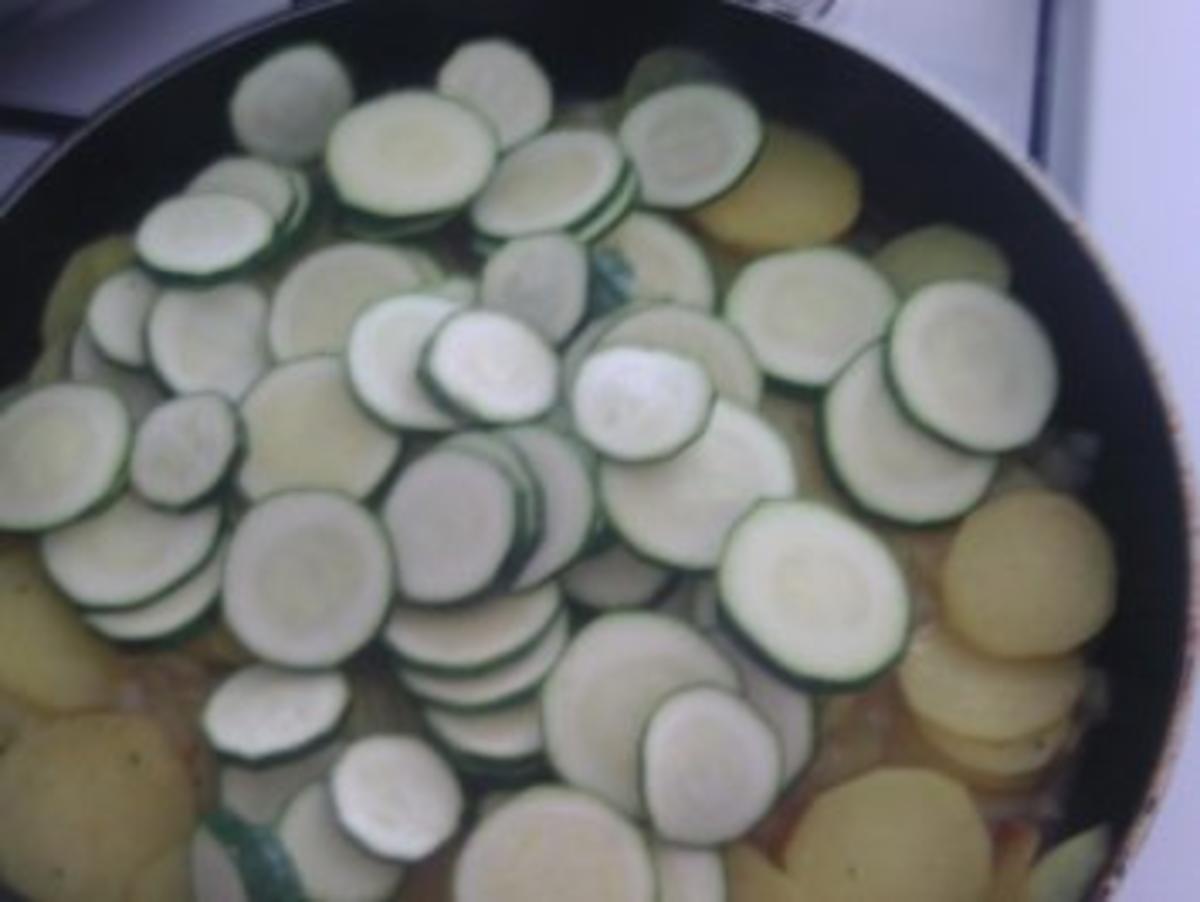 Kartoffel und Zucchini mit Feta - Rezept - Bild Nr. 2