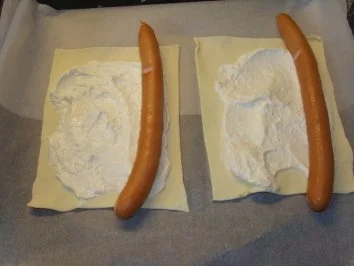 Pikante Kuchen: Käsewürstchen im Blätterteig - Rezept - Bild Nr. 3