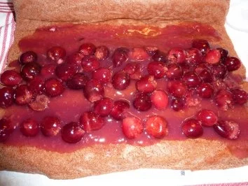 Rezept: Torten: Schwarzwälder Kirschrolle Bild Nr. 3 Torten: Schwarzwälder Kirschrolle - Rezept - Bild Nr. 3