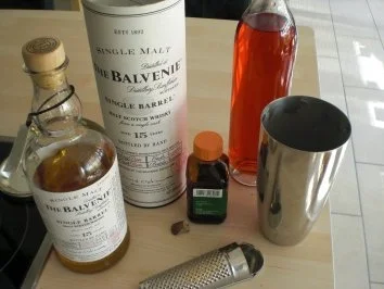 Rezept: English Rose - Rosen-Muskat-Cocktail Bild Nr. 2 English Rose - Rosen-Muskat-Cocktail - Rezept - Bild Nr. 2