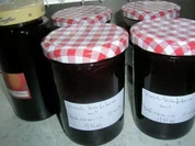 Kirschkonfitüre mit Balsamico Essig und schwarzem Pfeffer - Rezept