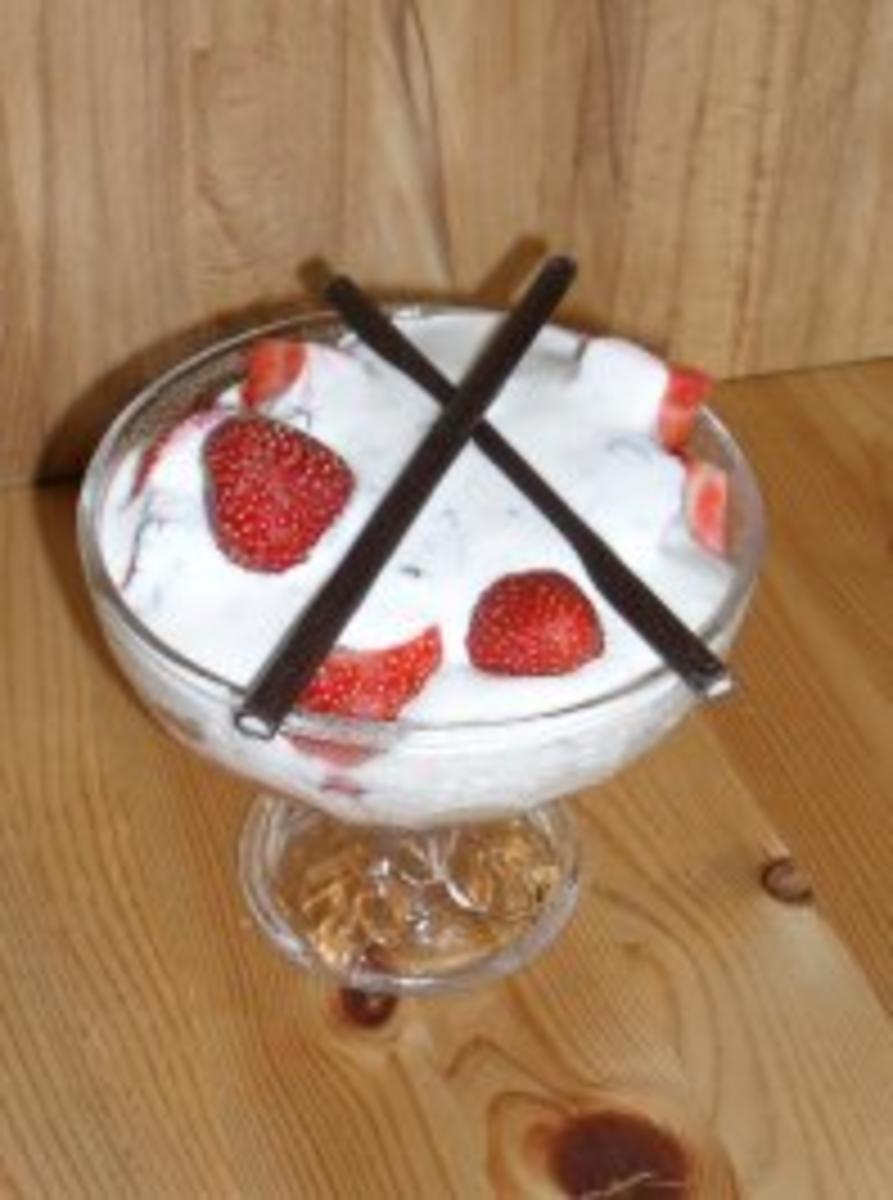 Schaumcreme mit Erdbeeren - Rezept von dj_herd