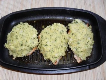 Putenschnitzel mit Kartoffel - Kräuter - Haube - Rezept - Bild Nr. 2