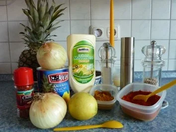 Zwiebelsalat mit Ananas - Rezept