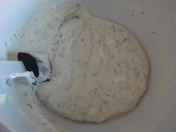 Rezept: Stracciatella-Erdbeer-Kuchen Bild Nr. 6 Stracciatella-Erdbeer-Kuchen - Rezept - Bild Nr. 6