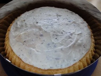 Rezept: Stracciatella-Erdbeer-Kuchen Bild Nr. 7 Stracciatella-Erdbeer-Kuchen - Rezept - Bild Nr. 7