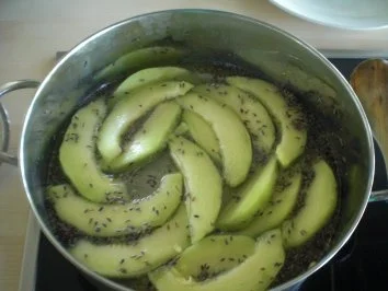 Rezept: Lavendelkonfierte Melonen mit gebackenem Ziegenkäse Bild Nr. 5 Lavendelkonfierte Melonen mit gebackenem Ziegenkäse - Rezept - Bild Nr. 5