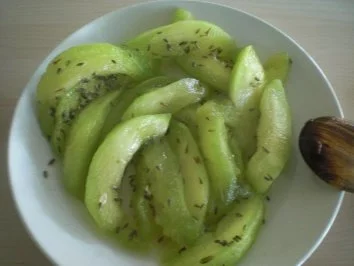 Rezept: Lavendelkonfierte Melonen mit gebackenem Ziegenkäse Bild Nr. 6 Lavendelkonfierte Melonen mit gebackenem Ziegenkäse - Rezept - Bild Nr. 6