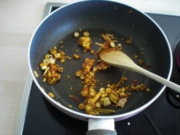 Vanille-Curry-Linsen mit (gedämpften) Lachs-Kokos-Pfannkuchen - Rezept - Bild Nr. 3