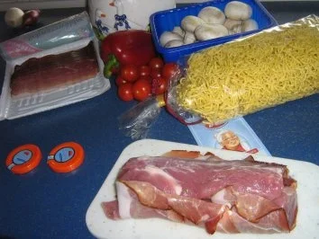 Rezept: Filetbraten im Speckmantel mit Champignon-Paprika-Gemüse Bild Nr. 2 Filetbraten im Speckmantel mit Champignon-Paprika-Gemüse - Rezept - Bild Nr. 2