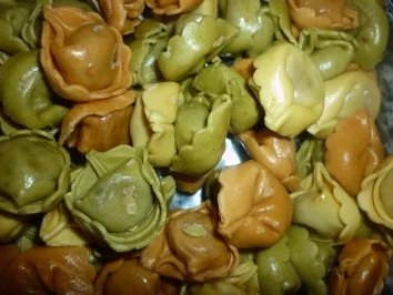 Tortellini-Auflauf "tricolore" mit Filet und Ingwerkäse vom Grill - Rezept - Bild Nr. 3