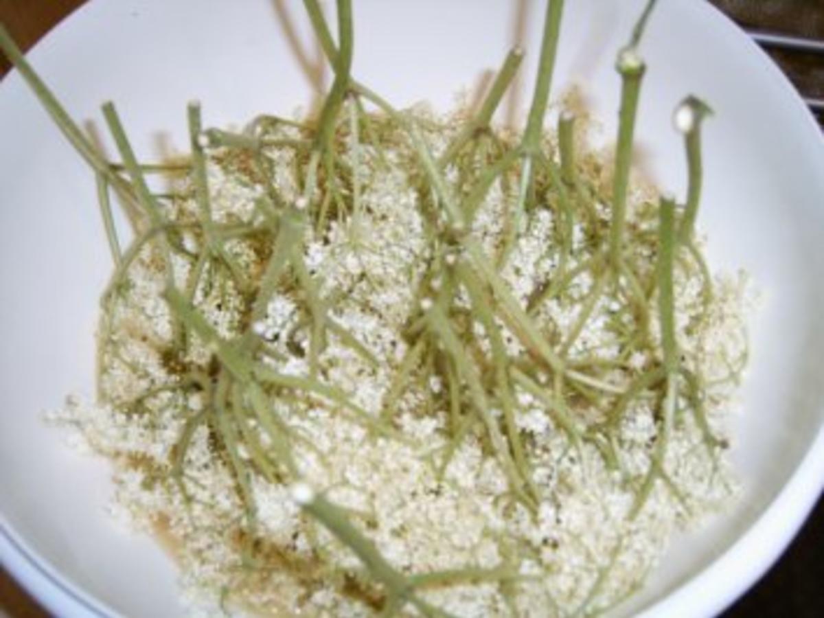 Holunderblütengelee mit Apfelsaft - einfach - 63 kcal/100g