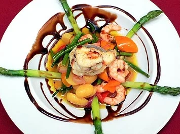 Warmer Seeteufel-Garnelensalat auf Zitronenvinaigrette - Rezept