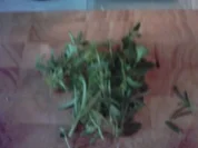 Wurstgulasch mit Thymian-Nudeln - Rezept