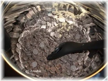 Rezept: Nascherei - Schokolade mit Tonkabohne und Macadamia Bild Nr. 4 Nascherei - Schokolade mit Tonkabohne und Macadamia - Rezept - Bild Nr. 4