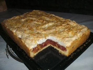 Stachelbeerkuchen mit Mandelbaiser - Rezept