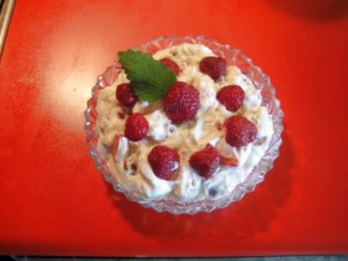 Quark mit Sahne und Erdbeeren - Rezept mit Bild - kochbar.de